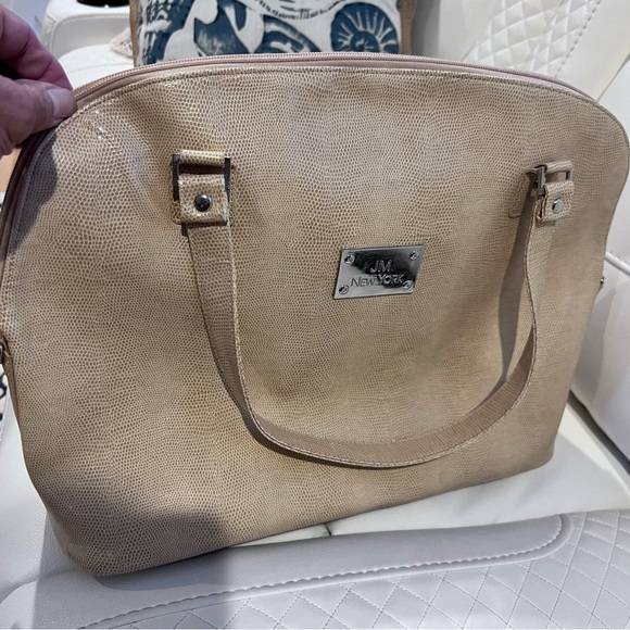 JM New York Tan Laptop Bag with Structured Design With Wallet Clutch Never Used - Picture 1 of 7